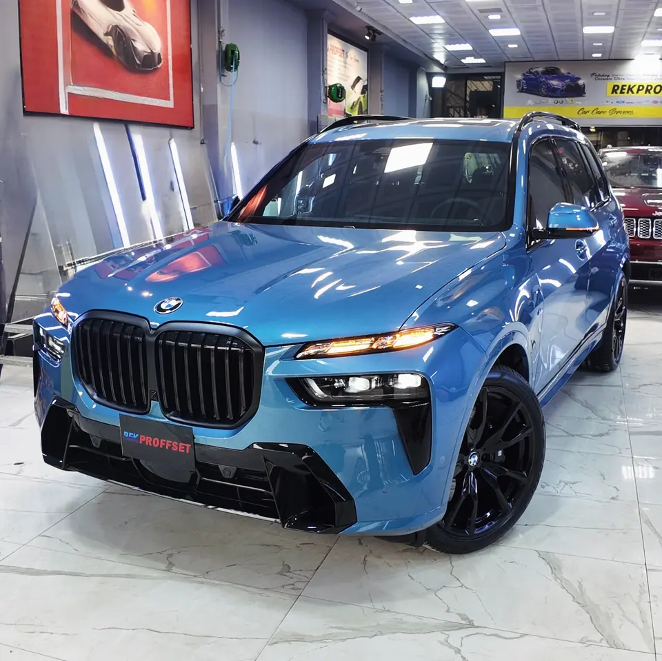 BMW X7 · أزرق · لامع