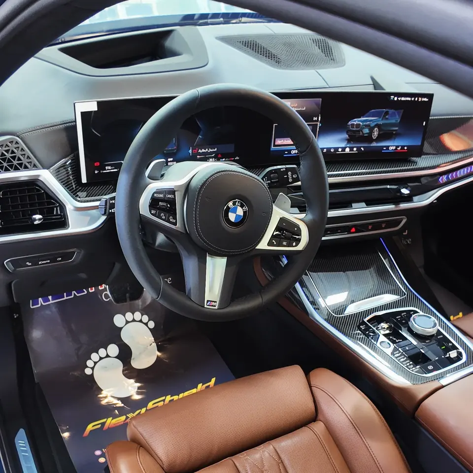 BMW X7 · مقصورة بنية